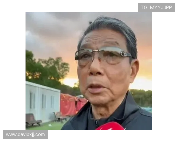 81 岁根宝挂帅南下，上海 U20 扛男足荣誉冲冠